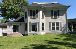 911 Pine Street, Atlantic, IA 50022