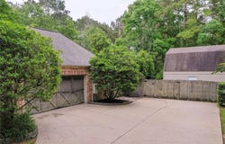 216 SECLUDED  OAKS Lane, Madisonville, LA 70447