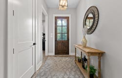 7717 S Shoreline Blvd., Benton, AR 72019