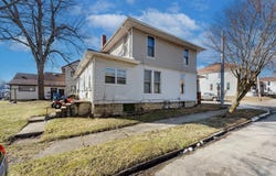 201 W Auburn Avenue, Bellefontaine, OH 43311
