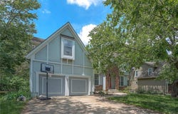 11580 S Skyview Lane, Olathe, KS 66061