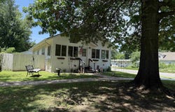 1901 Fuller St, Winfield, KS 67156