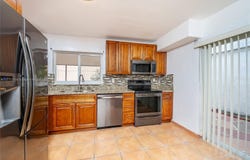1007 NW 106th Ave Cir, Miami, FL 33172