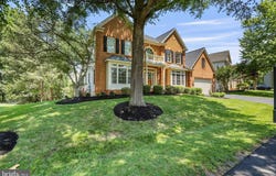 18301 MID OCEAN PLACE, LEESBURG, VA 20176