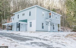 1560 BUNTING STREET, POTTSVILLE, PA 17901