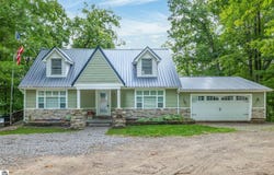 506 MCLACHLAN POINT, EVART, MI 49631
