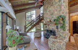 W332s3829 Lilac Ct, Dousman, WI 53118