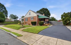 2 MYRTLE AVE, RIDLEY PARK, PA 19078