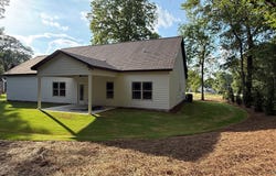 15 Couch, Moreland, GA 30259