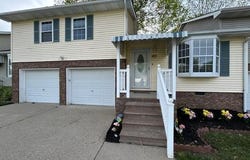 15 Cobblestone Lane, Huntington, WV 25705