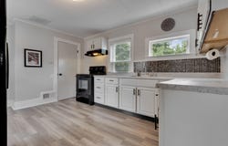 12 Maple Street, Bath, ME 04530