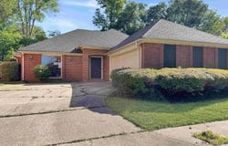 74 Robinwood Place, Jackson, MS 39211