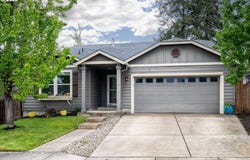 553 S 48TH Pl, Springfield, OR 97478