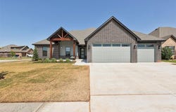 5700 Gold Stone Court, Mustang, OK 73064