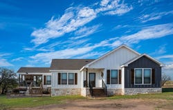 208 WELL PAD RD, George West, TX 78022