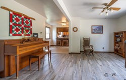 210 Center, DAKOTA, IL 61018