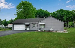 8400 Donna Drive, Niagara, NY 14304