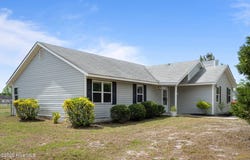 308 Dayrell Drive, Hubert, NC 28539