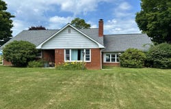 20669 N Seneca Trl, Lewisburg, WV 24901