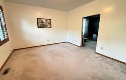 318 Eddington Drive, Pataskala, OH 43062