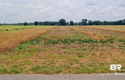 2 Shell Road, Jay, FL 32565