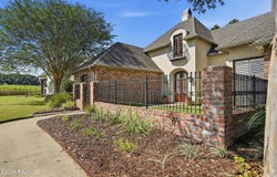 212 Lantana Court, Broussard, LA 70518