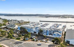 890 SE BAY Blvd, Newport, OR 97365