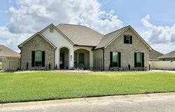 139 Jefferson Davis Parkway, Picayune, MS 39466