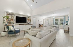 302 Camelia St, Gulf Breeze, FL 32561