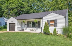 305 S East Avenue, Belton, MO 64012