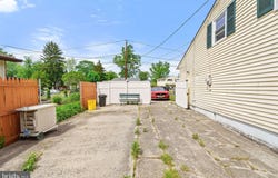 30 SAN DIEGO DRIVE, MAGNOLIA, NJ 08049