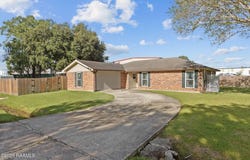 113 Bayberry Avenue, Broussard, LA 70518