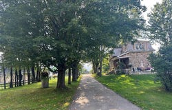 704 Hillside ave, Other City - Not In The State Of Florida, NH 03570