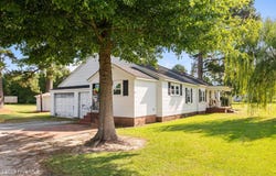 5947 Elks Road, Grimesland, NC 27837