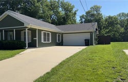 823 S Pecan Street, Ottawa, KS 66067