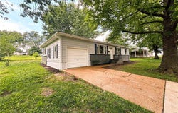 1003 Gayle Street, Eldon, MO 65026