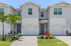 640 SE Lk Fls Street, Port Saint Lucie, FL 34984