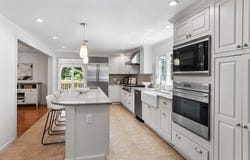 1 Blackhorse Dr, Acton, MA 01720