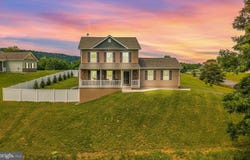 123 HANK AARON RD, BERKELEY SPRINGS, WV 25411