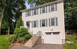 28 Narragansett Road, Cumberland, RI 02864