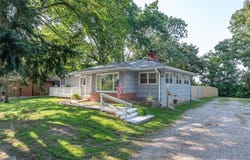 1035 E Hyde Park Avenue, St Joseph, MO 64504