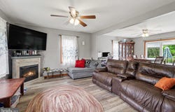 3750 MANOR LANE, CHAMBERSBURG, PA 17202
