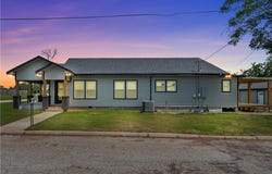 410 E Lott Street, Beeville, TX 78102