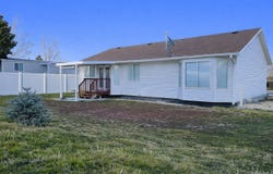 8464 S MEADOWLARK Ln, West Jordan, UT 84088