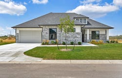 8357 W Waterway Ct, Maize, KS 67101