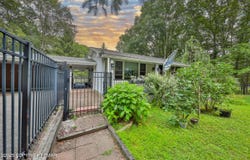 1094 Maple Lake Drive, Lehman, PA 18324