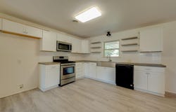 106 N Delaware Street, Grove, OK 74344