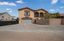 909 KINLEY Avenue NW, Albuquerque, NM 87104