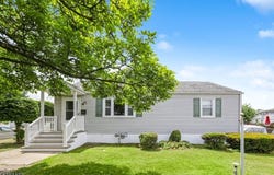 84 Chestnut St, Lodi Boro, NJ 07644-2106