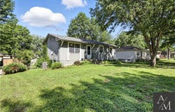 605 NE Sunnybrook Drive, Blue Springs, MO 64014